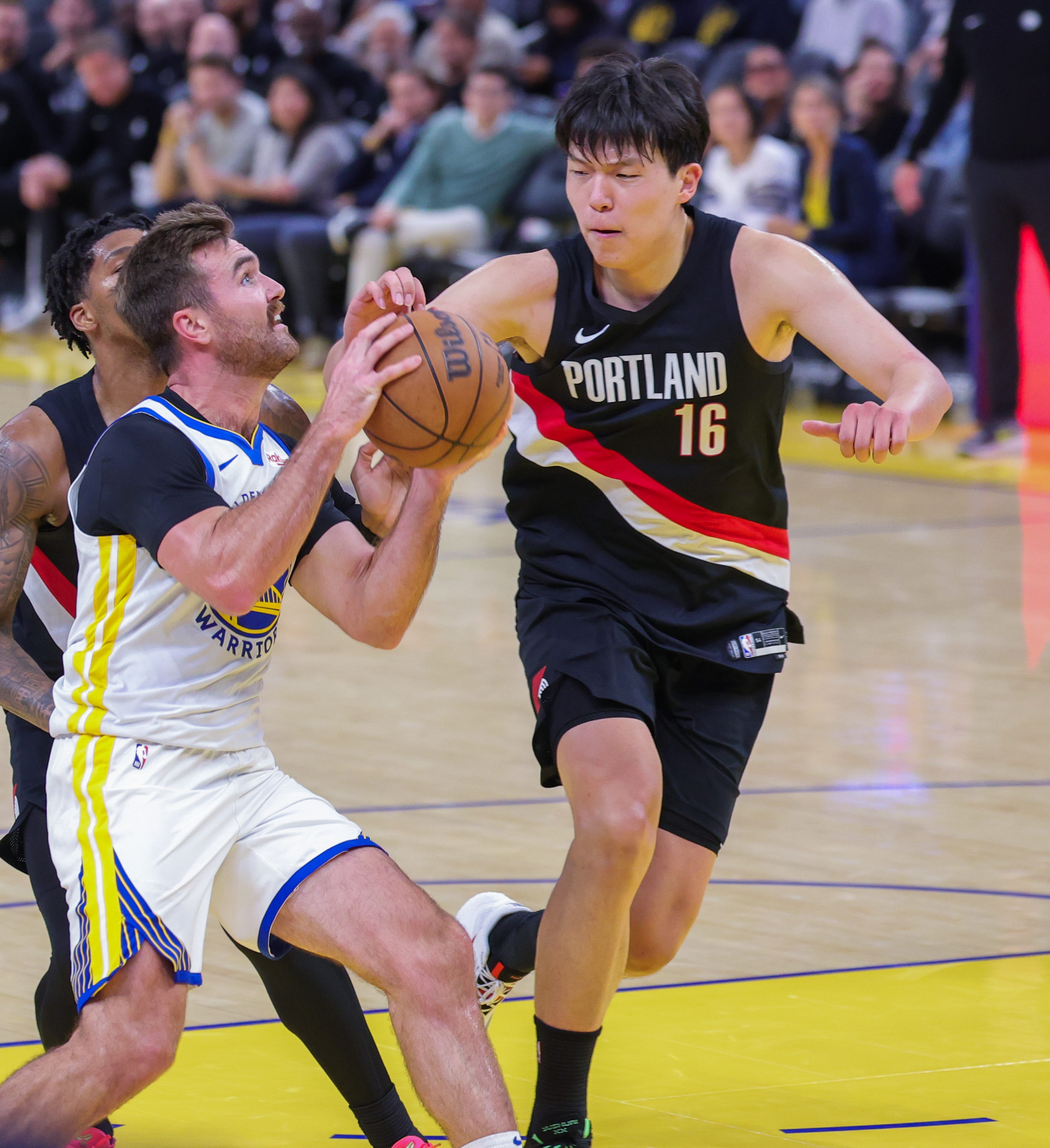 爱游戏官方网站-包含冲刺阶段NBA季后赛传出新动向，印第安纳步行者内部沟通，管理层表态：引发热议，临场指挥获称赞的词条